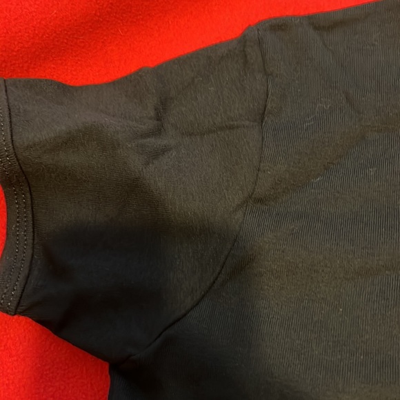 Ruby & bee dog mom T-shirt Nwot - Picture 4 of 9